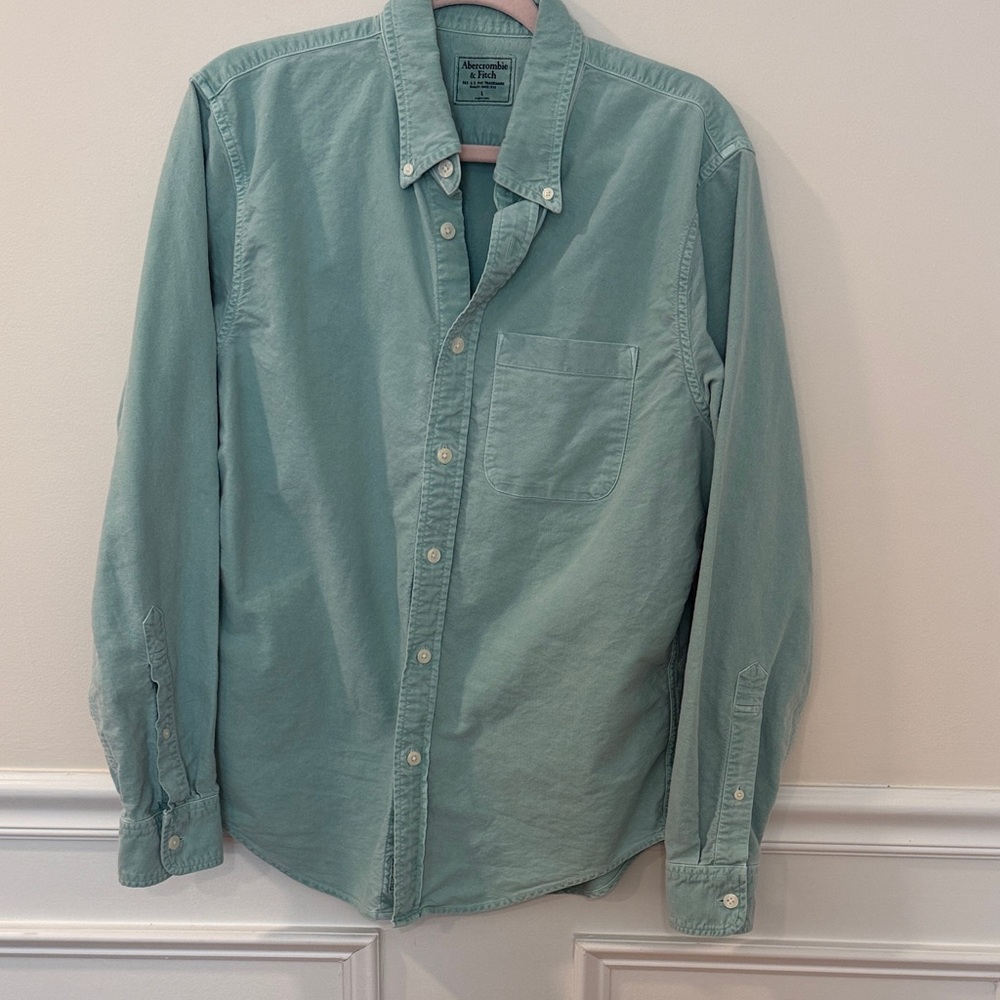 Men's Casual Button-Down Shirt